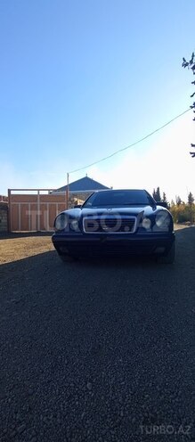 Mercedes E 240 1998, 390,000 km - 2.4 l - Tovuz