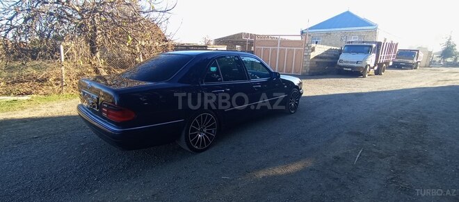 Mercedes E 240 1998, 390,000 km - 2.4 l - Tovuz