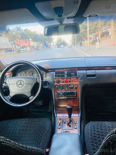 Mercedes E 200 1998, 250,000 km - 2.0 l - Bakı