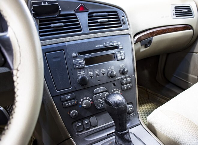 Volvo  2001, 373,000 km - 2.4 l - Bakı
