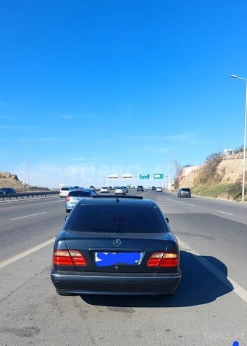 Mercedes E 220 2000, 461,000 km - 2.2 л - Bakı