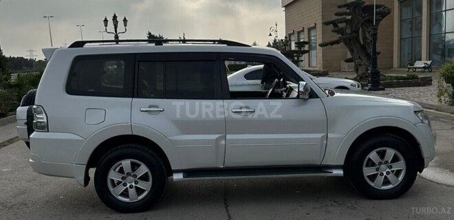Mitsubishi Pajero 2008, 218,000 km - 3.0 л - Bakı