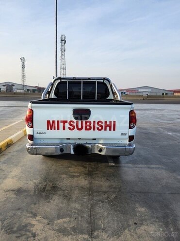 Mitsubishi L200 2013, 207,000 km - 2.5 l - Bakı