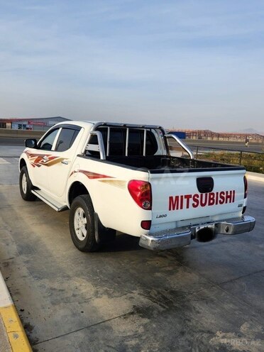 Mitsubishi L200 2013, 207,000 km - 2.5 l - Bakı