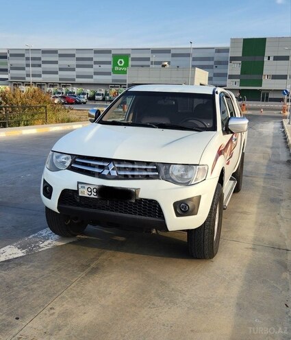 Mitsubishi L200 2013, 207,000 km - 2.5 l - Bakı