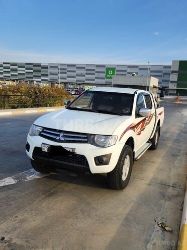 Mitsubishi L200 2013, 207,000 km - 2.5 l - Bakı