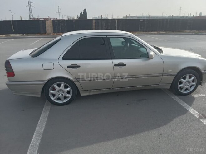 Mercedes C 220 1999, 251,430 km - 2.2 l - Sumqayıt
