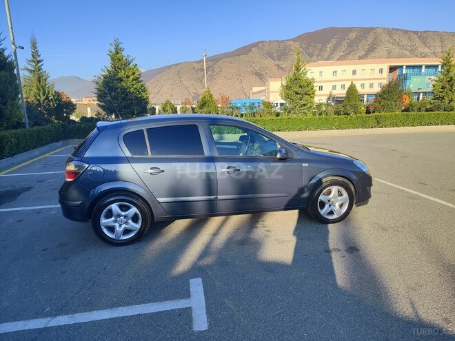 Opel Astra 2007, 240,000 km - 1.4 l - Şəki