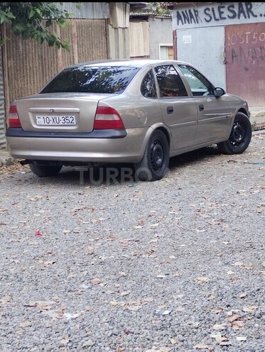 Opel Vectra 1996, 380,000 km - 1.6 l - Gəncə