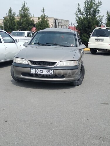 Opel Vectra 1996, 380,000 km - 1.6 l - Gəncə