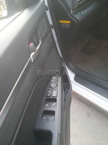 Hyundai Elantra 2019, 32,900 km - 1.6 l - Bakı