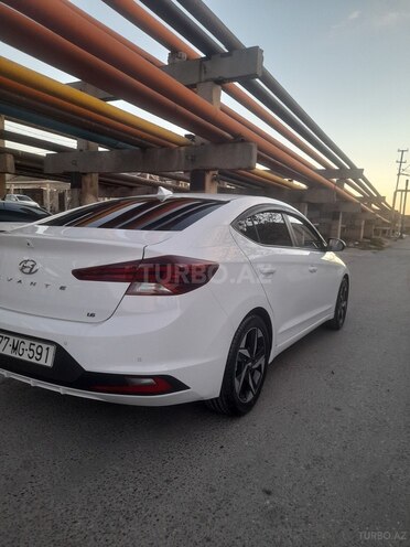 Hyundai Elantra 2019, 32,900 km - 1.6 l - Bakı