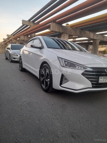 Hyundai Elantra 2019, 32,900 km - 1.6 l - Bakı