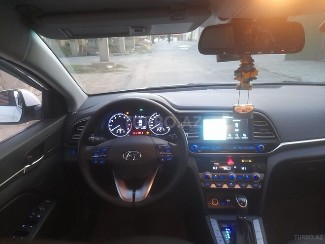 Hyundai Elantra 2019, 32,900 km - 1.6 l - Bakı