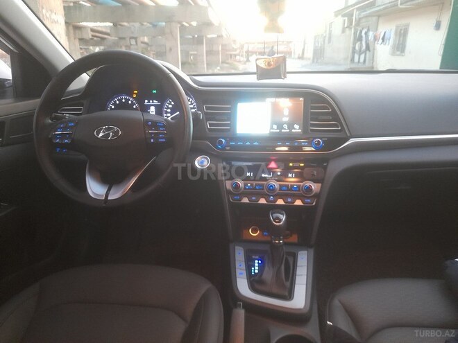 Hyundai Elantra 2019, 32,900 km - 1.6 l - Bakı