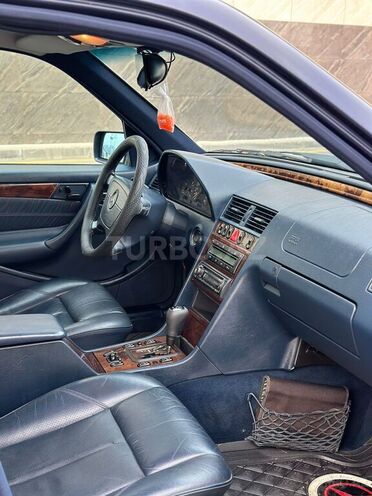 Mercedes C 240 1999, 273,000 km - 2.4 л - Bakı