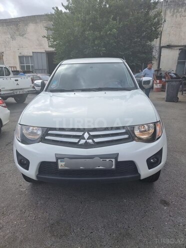 Mitsubishi L200 2013, 335,000 km - 2.5 л - Bakı