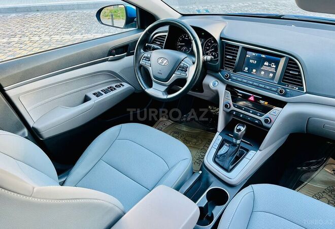 Hyundai Elantra 2018, 80,000 km - 2.0 л - Bakı