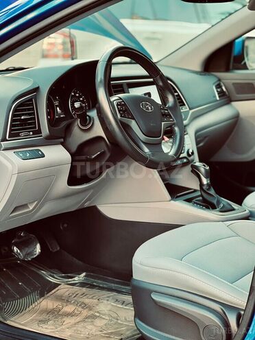 Hyundai Elantra 2018, 80,000 km - 2.0 л - Bakı