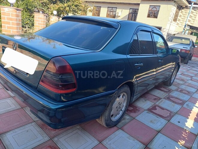 Mercedes C 220 1996, 321,456 km - 2.2 л - Astara