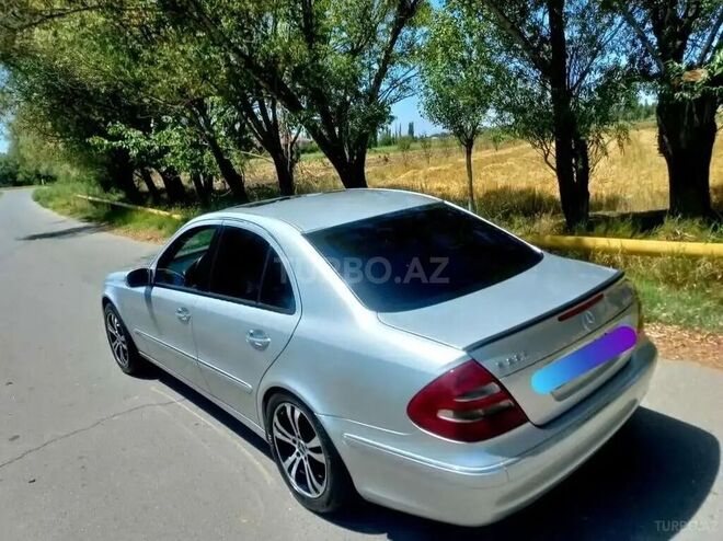 Mercedes E 220 2005, 350,000 km - 2.2 l - 