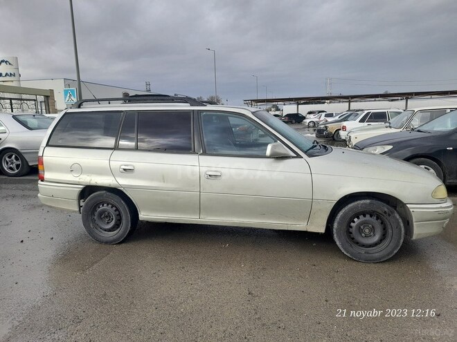 Opel Astra 1996, 418,000 km - 1.6 l - Sumqayıt