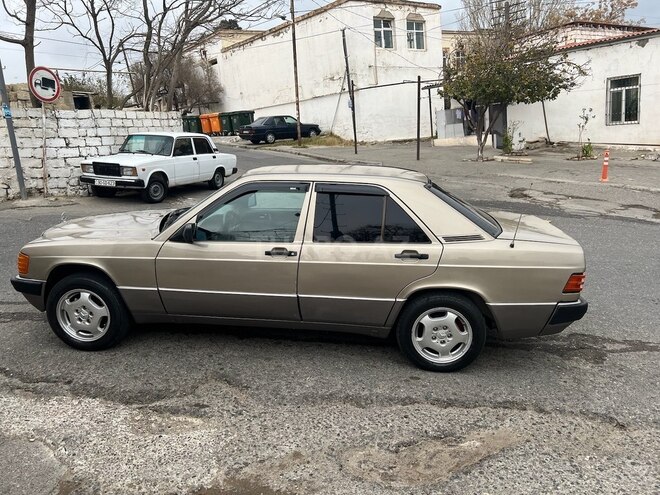 Mercedes 190 1989, 288,000 km - 2.0 л - Bakı