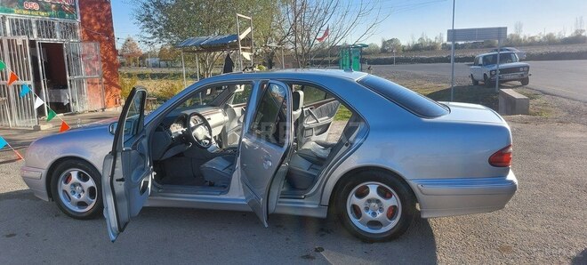 Mercedes E 240 2001, 334,000 km - 2.4 l - Tərtər