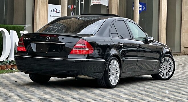 Mercedes E 320 2002, 200,000 km - 3.2 l - Bakı