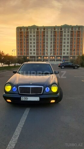 Mercedes E 220 1997, 460,000 km - 2.2 l - Sumqayıt