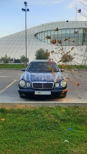 Mercedes E 220 1997, 460,000 km - 2.2 l - Sumqayıt