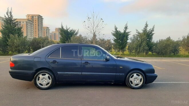 Mercedes E 220 1997, 460,000 km - 2.2 l - Sumqayıt