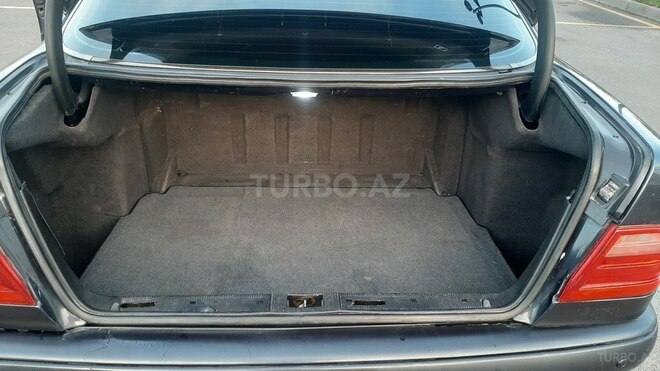 Mercedes E 220 1997, 460,000 km - 2.2 l - Sumqayıt