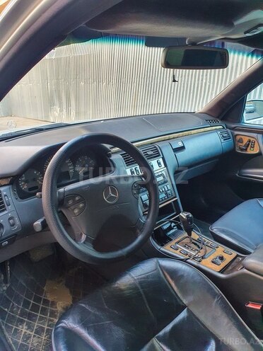 Mercedes E 270 1999, 349,866 km - 2.7 l - Bakı