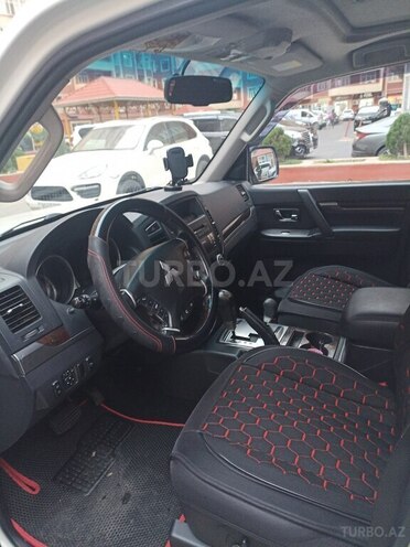 Mitsubishi Pajero 2010, 130,000 km - 3.5 л - Bakı