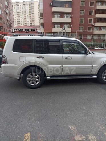 Mitsubishi Pajero 2010, 130,000 km - 3.5 л - Bakı