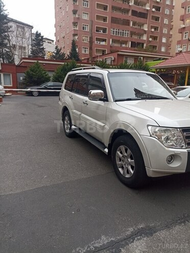 Mitsubishi Pajero 2010, 130,000 km - 3.5 л - Bakı