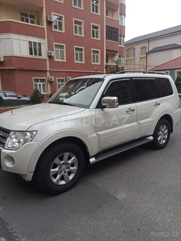 Mitsubishi Pajero 2010, 130,000 km - 3.5 л - Bakı