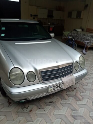 Mercedes E 220 1999, 490,000 km - 2.2 l - Bakı