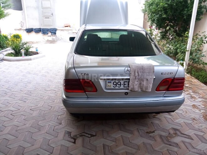 Mercedes E 220 1999, 490,000 km - 2.2 l - Bakı