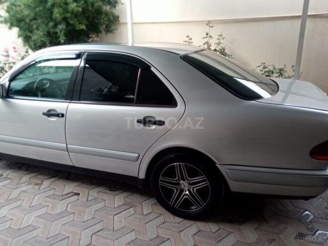 Mercedes E 220 1999, 490,000 km - 2.2 l - Bakı