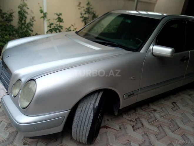 Mercedes E 220 1999, 490,000 km - 2.2 l - Bakı
