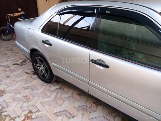 Mercedes E 220 1999, 490,000 km - 2.2 l - Bakı
