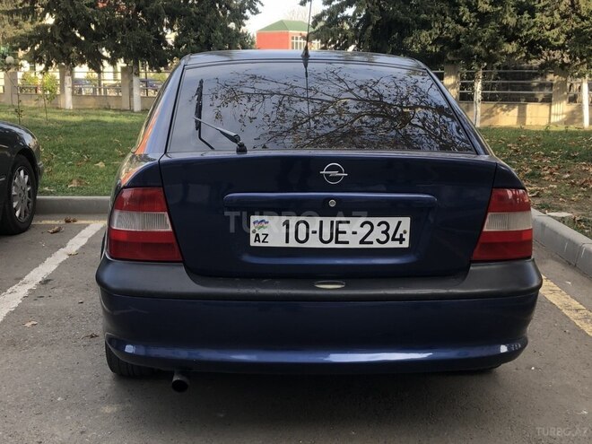 Opel Vectra 1996, 330,000 km - 2.0 l - Qazax