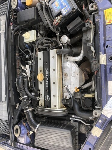 Opel Vectra 1996, 330,000 km - 2.0 l - Qazax