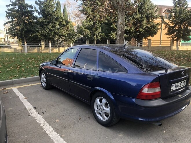 Opel Vectra 1996, 330,000 km - 2.0 l - Qazax