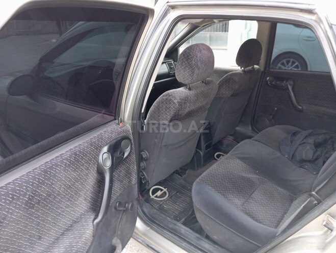 Opel Vectra 1997, 390,000 km - 1.6 л - Sumqayıt