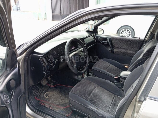 Opel Vectra 1997, 390,000 km - 1.6 л - Sumqayıt