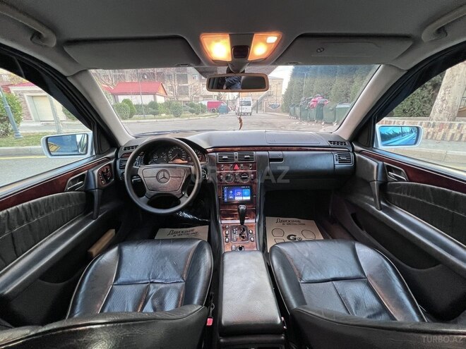 Mercedes E 240 1999, 225,013 km - 2.4 l - Gəncə
