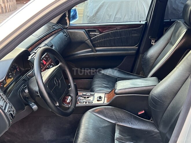 Mercedes E 240 1999, 225,013 km - 2.4 l - Gəncə